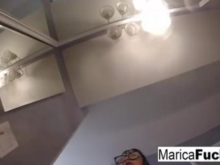 Marica hase im faszinierend unterwäsche masturbiert im die spiegel