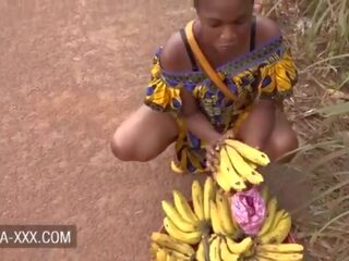 Black banana seller mademoiselle seduced for a incredible dirty video