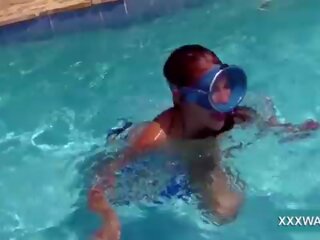 Outstanding brunett hora godis swims underwater
