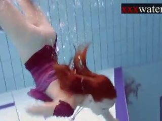 Vyfajčenie vynikajúci ruské červenovlasé v the bazén <span class=duration>- 7 min</span>